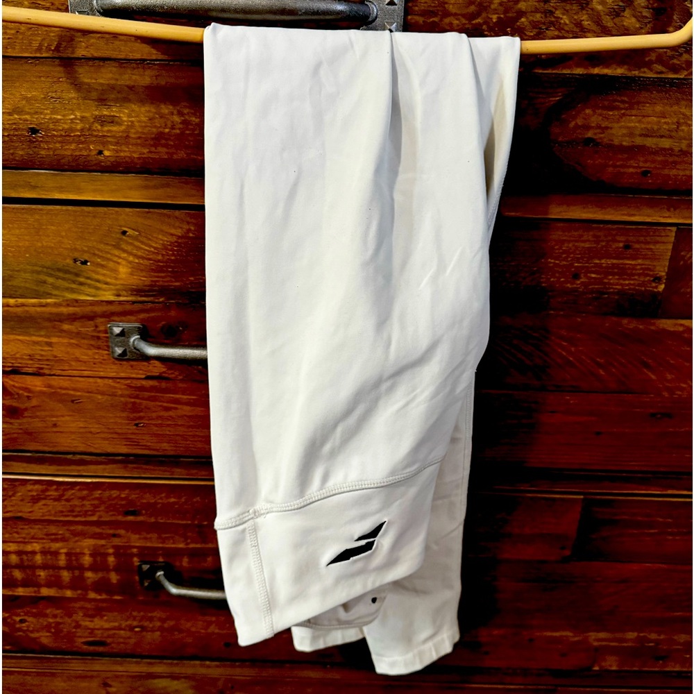 Flag nor fail legging , cream color